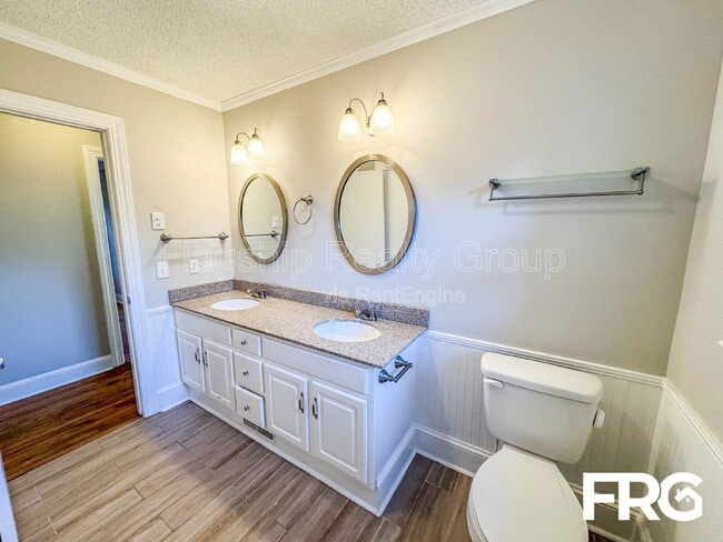 Building Photo - 113 Belmont Dr