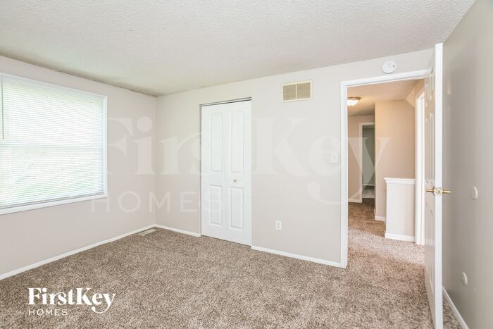 Building Photo - 2722 Pawnee Dr