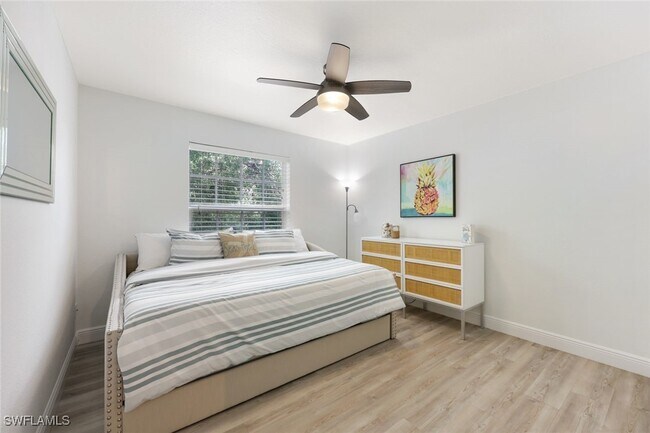 Building Photo - 824 Tanbark Dr