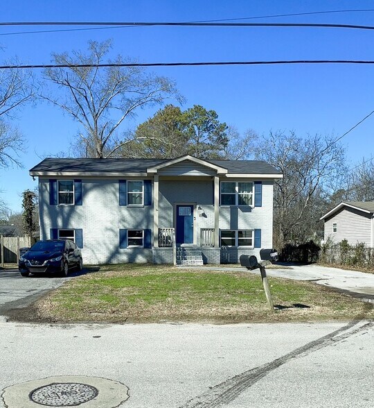 Primary Photo - 1565 Burns Ave