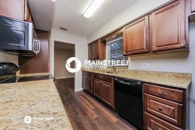 Building Photo - 3 Bedroom Pet-Friendly Home in Winter Park...