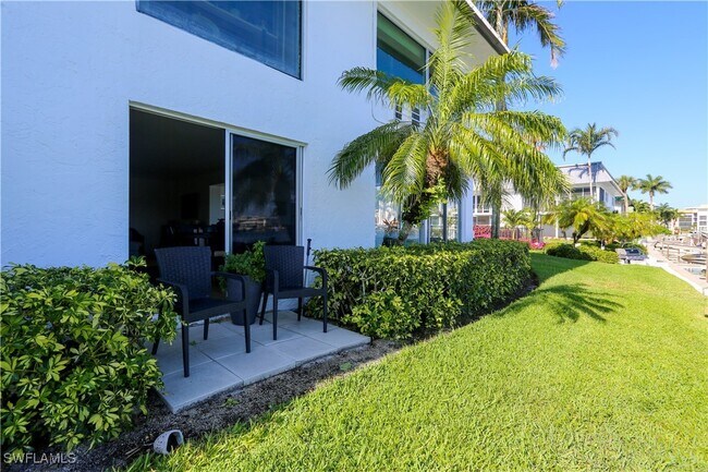 Building Photo - 333 Harbour Dr