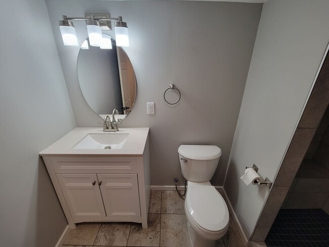 Building Photo - AVAILABLE JULY 1ST 3 Bedroom2 Bathroom + Office