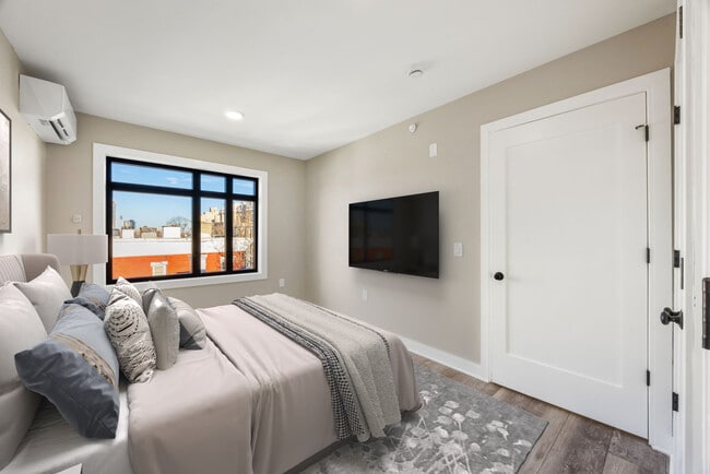 Building Photo - The Solis