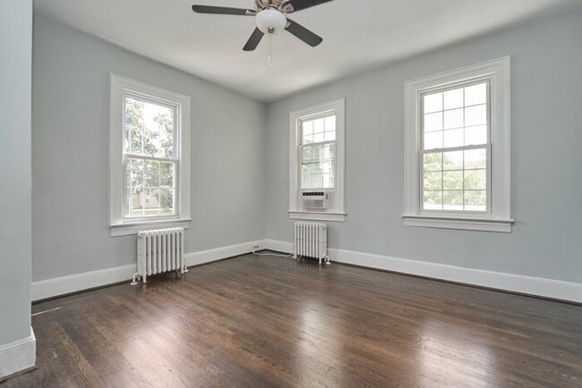 Building Photo - GORGEOUS COLONIAL HOME FOR RENT IN NEWPORT NEWS!!!