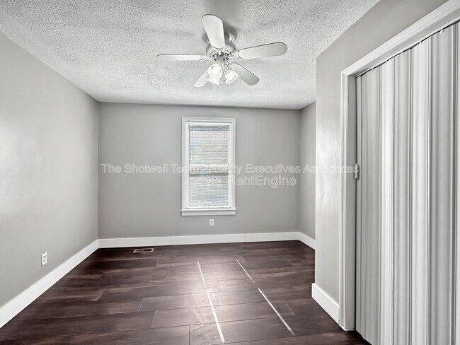 Building Photo - 2522 Dayton St