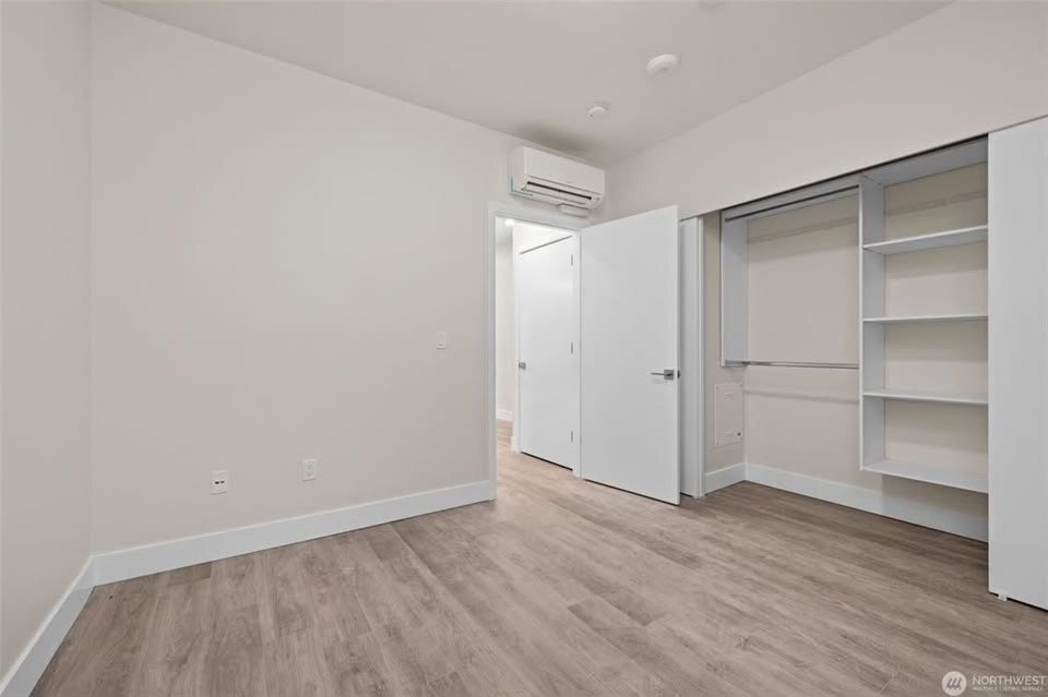 Building Photo - 1709 Harbor Ave SW