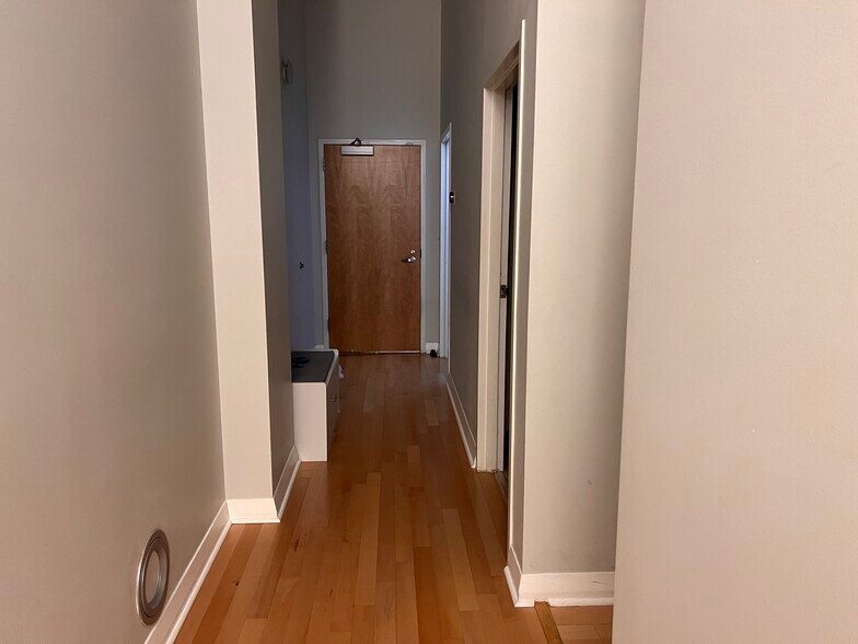 Building Photo - 237 Granby St