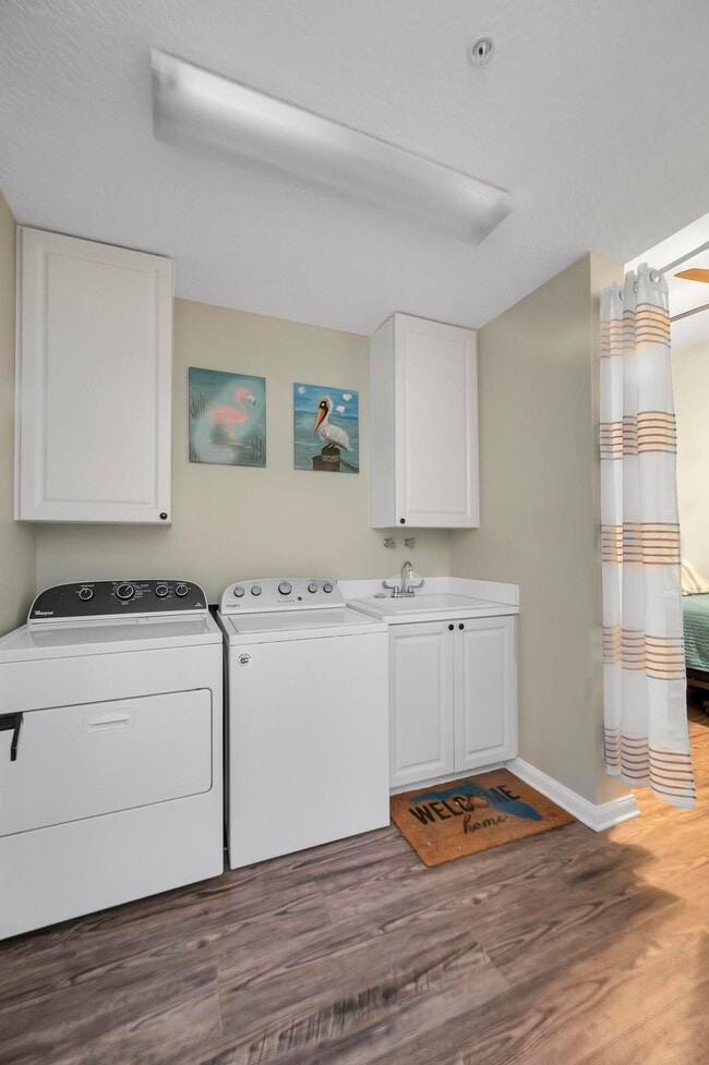 Building Photo - 10 Harbour Isle Dr E