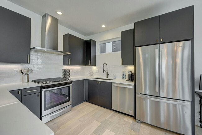 Building Photo - 3530 W Conejos Pl