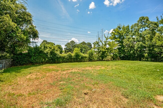 Building Photo - 4244 Sunshine Dr