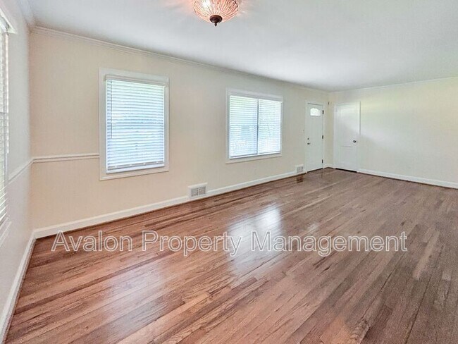 Building Photo - 6058 Harleston Rd NE