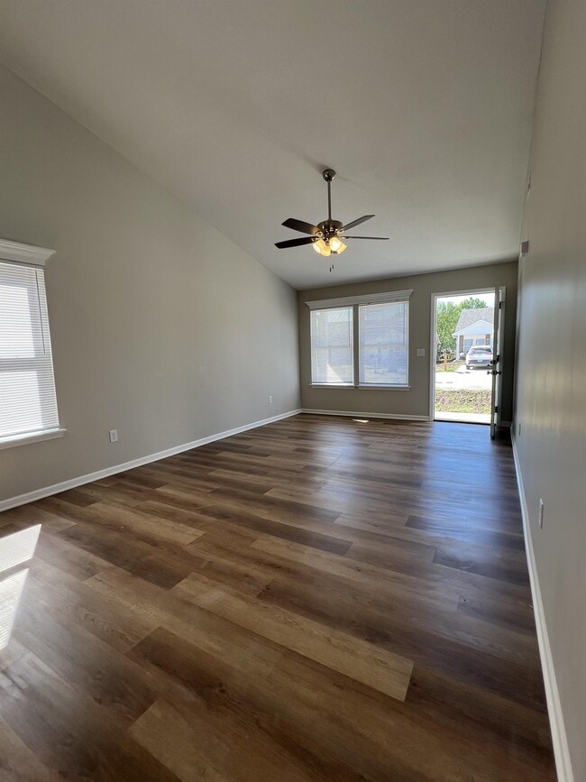 Building Photo - 132 SW 145th Rd