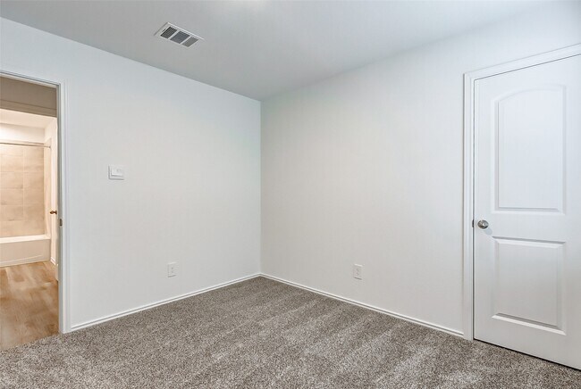 Building Photo - 15056 Ashton Mdws Dr