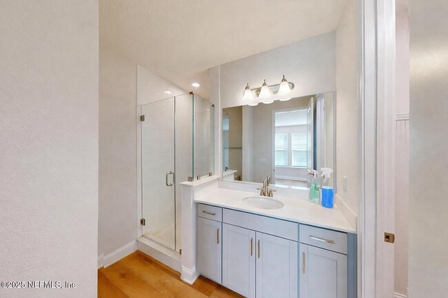 Building Photo - 19 Spinney Ln