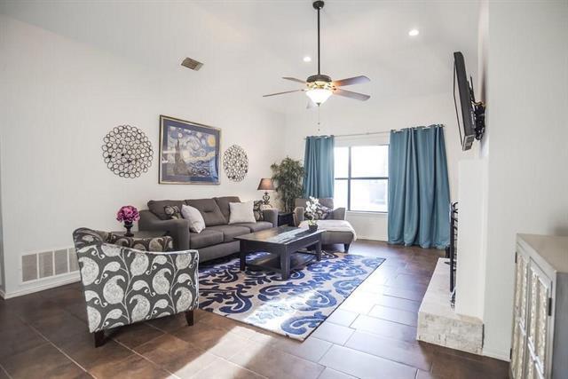 Building Photo - 449 Phillips Dr