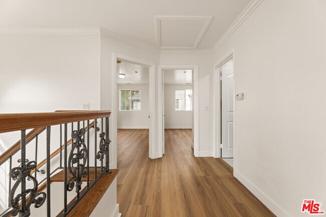 Building Photo - 11738 Valley View Ave