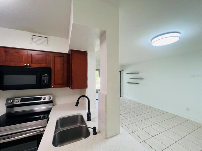 Building Photo - 3941 Atrium Dr