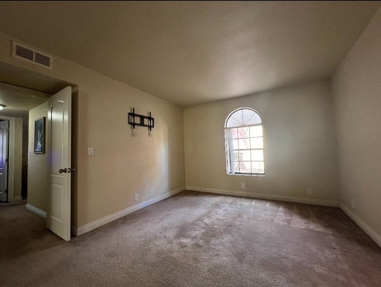 Building Photo - 4050 Pacific Harbors Dr