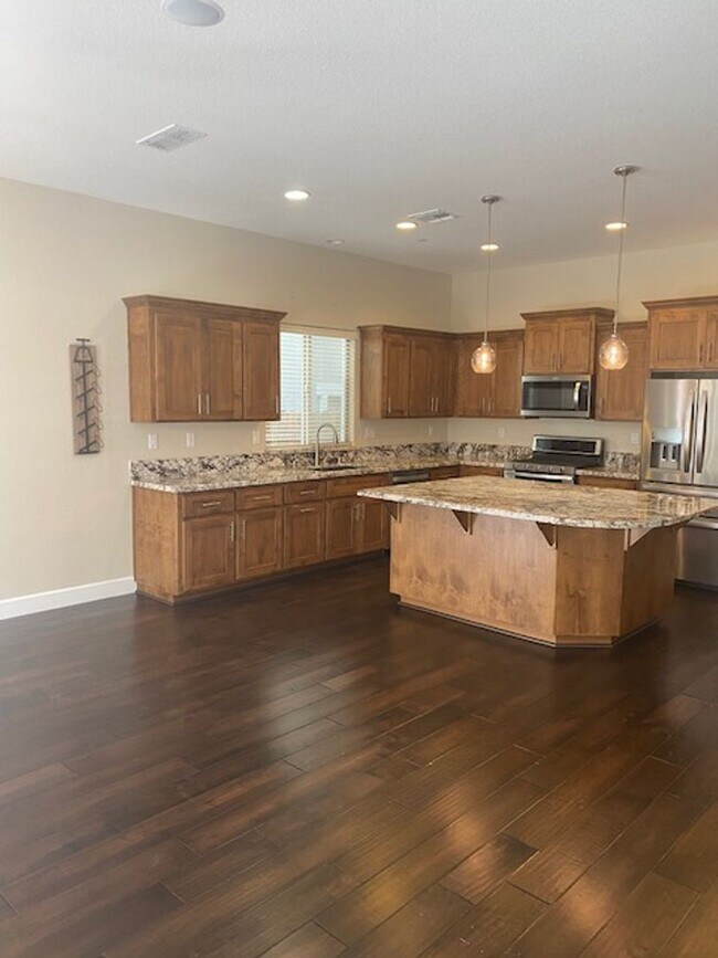 Building Photo - 2256 Ranch View Dr
