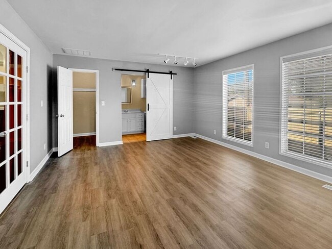 Building Photo - 5955 E 36th St