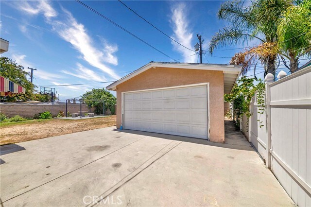 Building Photo - 14621 Dalmatian Ave