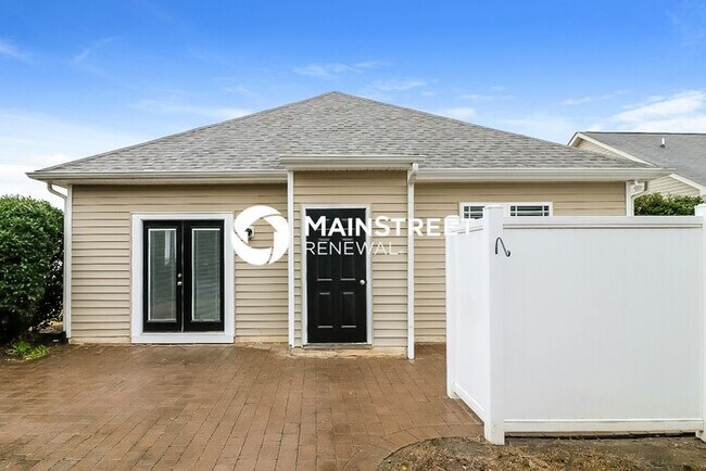 Building Photo - 3 Bedroom Pet-Friendly Home in CLAYTON, NC with Main Street Renewal