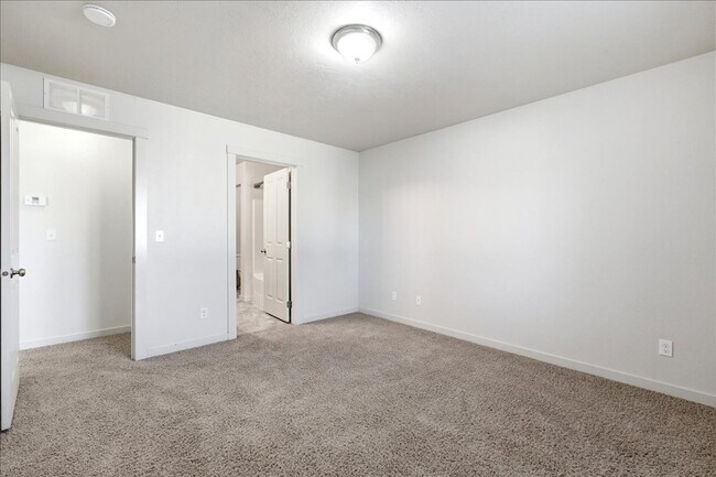 Building Photo - Single Level 3-bedroom 2-bathroom home in SW Boise