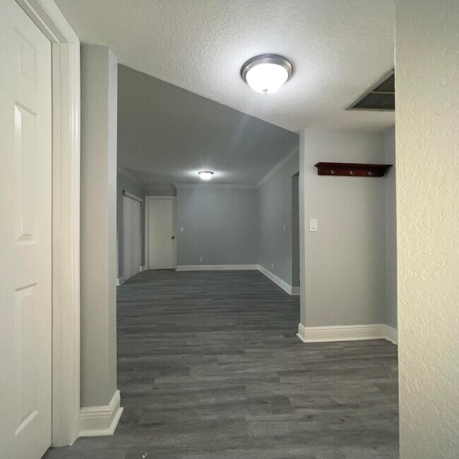 Building Photo - 3427 NW 47th Ave