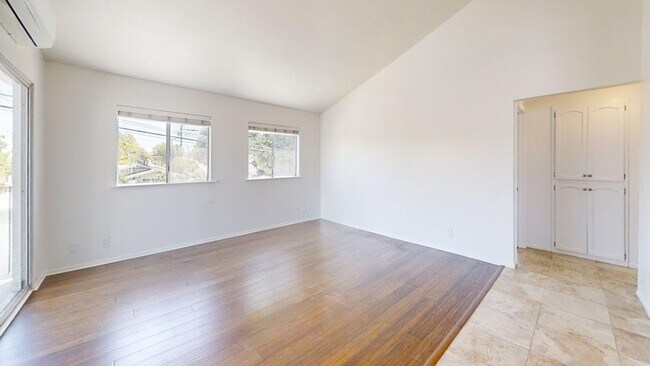 Building Photo - 630 Mira Mar Ave