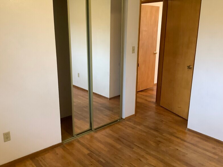 Building Photo - 509 29th Ave SE