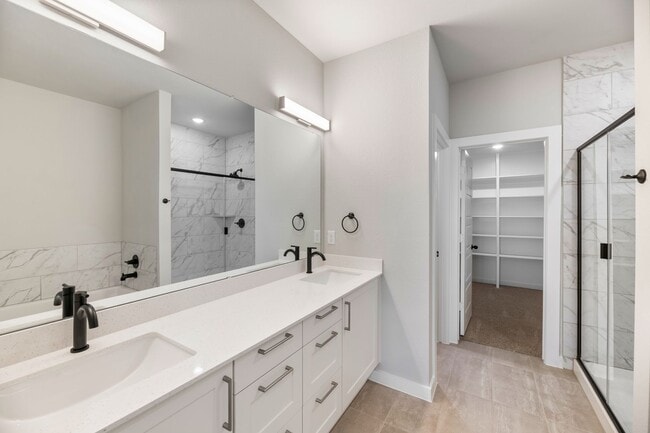 Building Photo - AVAILABLE NOW! 3 BEDROOM TRIPLEX LOCATED ON 1-ACRE LOT IN MIDLOTHIAN, TX!