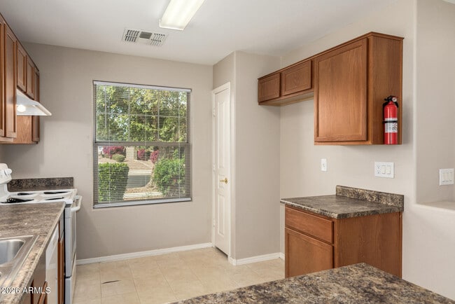 Building Photo - 3956 E Maplewood St