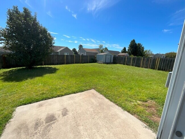 Building Photo - "Newly renovated 3-Bed, 2-Bath Home in Win...