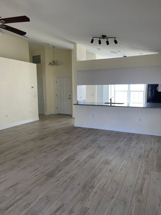 Building Photo - 10114 Briar Cir