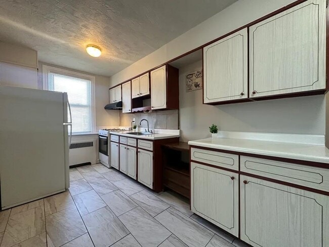 Building Photo - 4401 Oakmont St