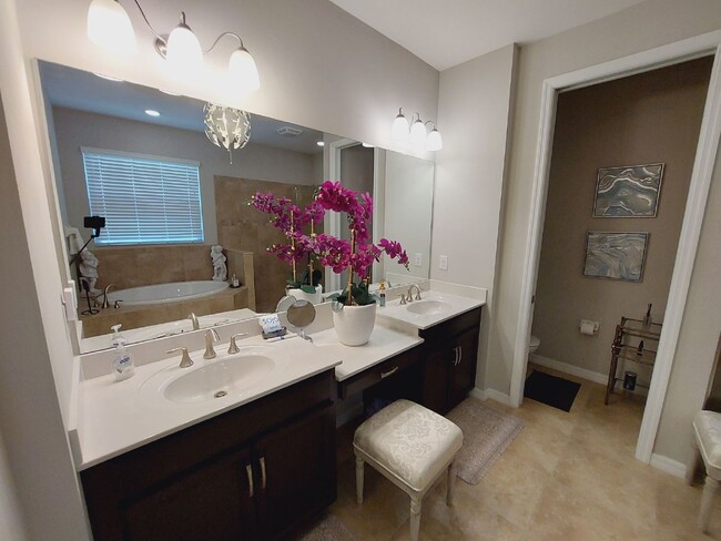 Building Photo - Luxurious Home in Toscana Isles Gated Community