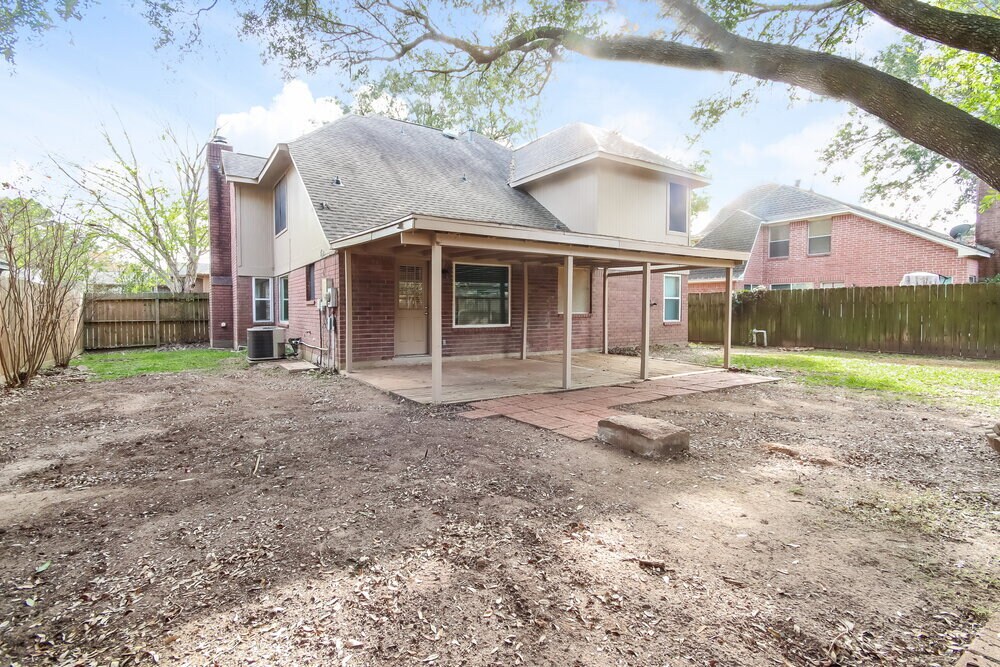 Building Photo - 15622 Thornbrook Dr