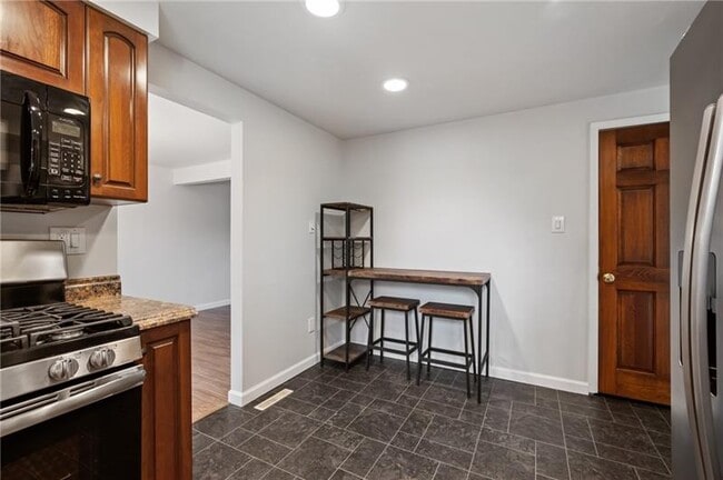 Building Photo - 2609 Fox Chase Ct