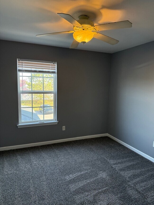 Building Photo - Two Bedroom Two Bath Condo with NO STAIRS!!