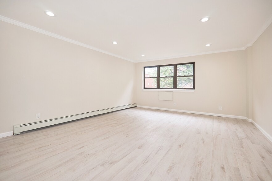 Building Photo - 15321 78th St