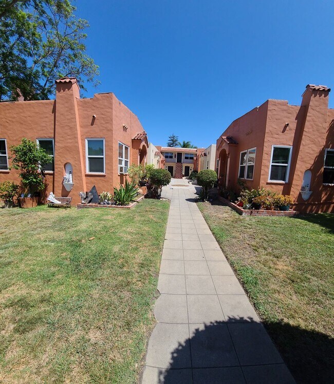 Building Photo - Cozy 1 BR Casitas in Golden Hill - Close t...