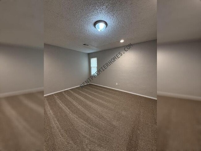 Building Photo - 8228 NW 90th Terrace