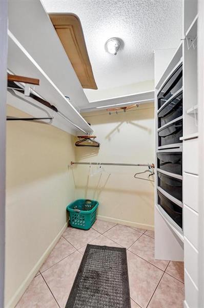 Building Photo - 100 Golden Isles Dr