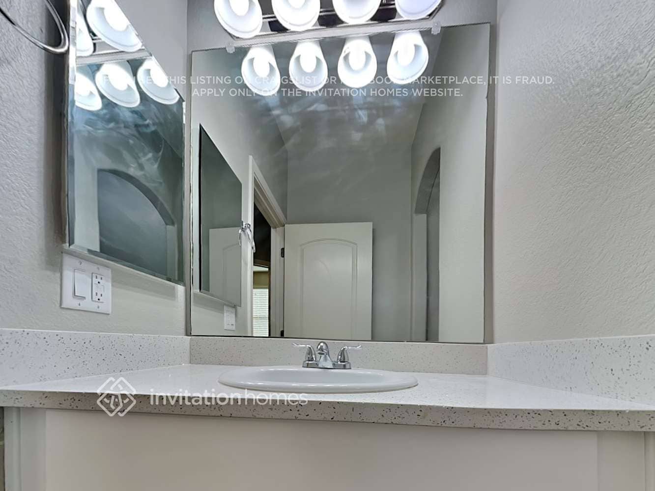 Building Photo - 18871 N Ventana Ln