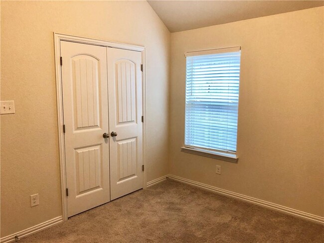 Building Photo - 509 Vista Gardens Dr