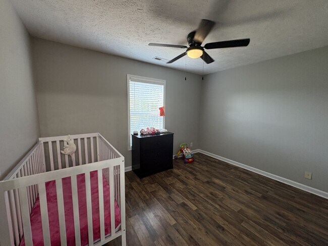 Building Photo - 515 Fox Trot Dr