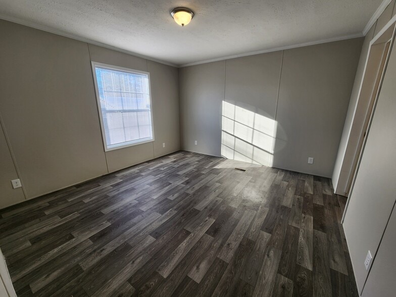 Building Photo - 3726 Birch St