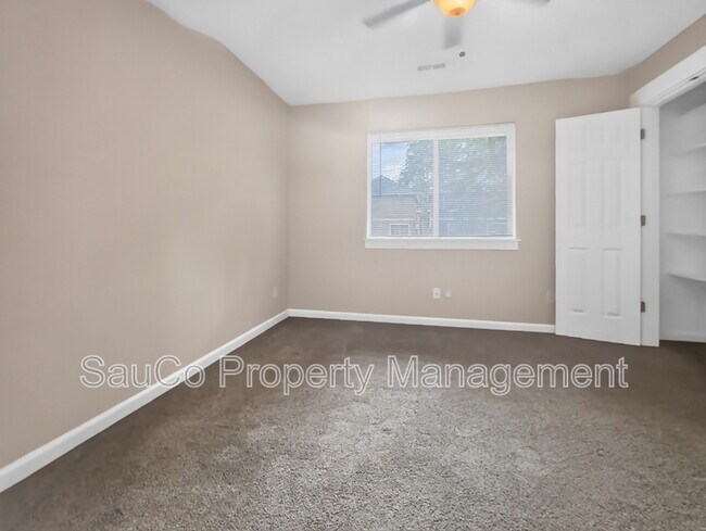Building Photo - 1109 NE 106th Ave