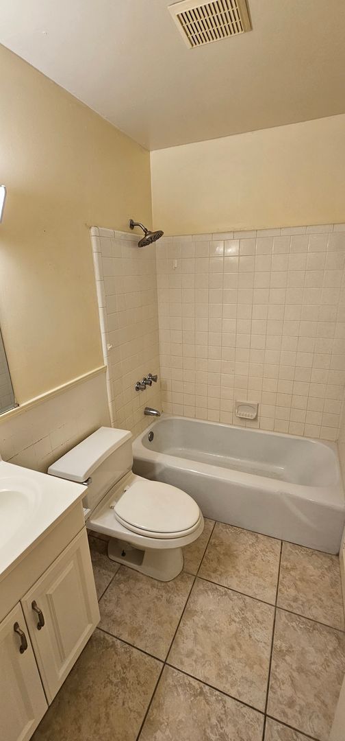 Building Photo - Riverfront Community with Resort Ammenities. 2/2 second Floor.